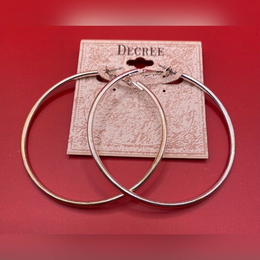 Decree Earrings Silver Tone Hoops Pierced 2 8$